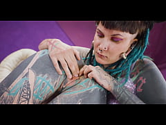 Play MP4 - FFM TATTOO threesome with two alternative TEENS