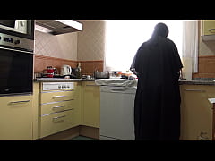 Play MP4 - Turkish muslim maid has rough anal sex with her employer in Istanbul