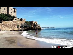 Play MP4 - Slim Spanish Latina fucks herself on the beach