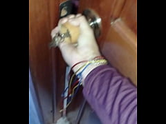 Play MP4 - &lpar;EL FISG&Oacute;N&rpar;  me met&iacute; en la casa de la empleada domestica y la espie mientras se ba&ntilde;aba&comma; y luego la coji en el ba&ntilde;o SIN COND&Oacute;N