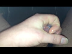 Play MP4 - Huge cumshot