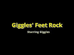 Play MP4 - Giggles' Feet Get Wet At The Beach On Beat2FeetCom