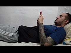 Play MP4 - A m&iacute; profesora le encanta chuparme la verga cuando mis compa&ntilde;eros no est&aacute;n