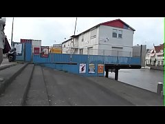 Play MP4 - Horny playgirl gives hot blow job