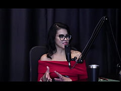 Play MP4 - Colocou um pepino no cu&comma; faz dp anal&comma; veio do swing&comma; faz atendimento presencial&comma; e o jogador que manda mensagem&period;&period;&period; - Bruna Ferrari &lpar;WATCH ON&colon; SHEER&sol;RED&rpar;