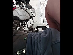 Play MP4 - Comendo motoboy safad&atilde;o no drive