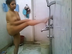 Play MP4 - my gf&period;bathing