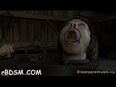 Play MP4 - Beauty gets her anal and vagina stuffed with electric toys