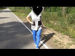 Play MP4 - Flashing on the street in blue pantyhose
