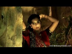 Play MP4 - Sweet Exotic Desi Dancer From India