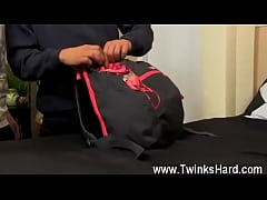 Play MP4 - Sexy men Collin exposes the handcuffs and blindfold and the studs get