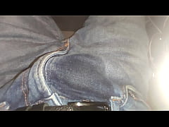 Play MP4 - Peeing in my car attempt3