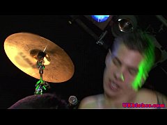 Play MP4 - English muscled queers spit roast poof