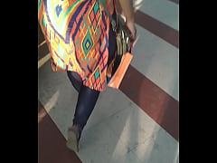 Play MP4 - Big Indian aunty ass walking