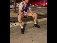 Play MP4 - Exibindo meu corpo na pra&ccedil;a Roosevelt em s&atilde;o Paulo