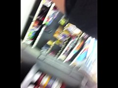 Play MP4 - pacing through the store~~
