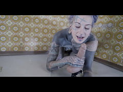 Play MP4 - Alt babe with ink giving herself a wild ride