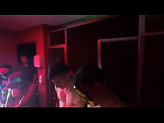 Play MP4 - FUI CONHECER UM GLORYHOLE CLUB E ENCONTREI VARIOS HOMENS FAMINTOS POR BUCETA