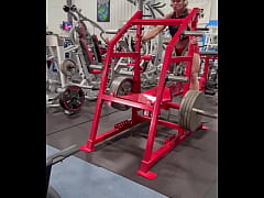 Play MP4 - Them slooooowwwww squats tho  Happy Friday - Lemme see your FLEX