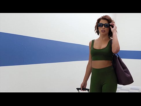 Perfect Fair Haired Assistant &lpar;khloe Kapri&rpar; Drilled Rude By Her Manager While At Work - Brazzers